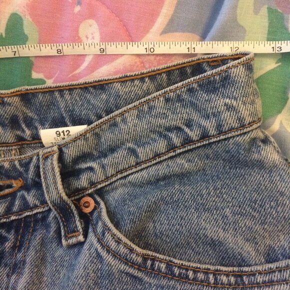 Vintage Levi's tapered jeans (24-25W, size XS/S) - Picture 6 of 16